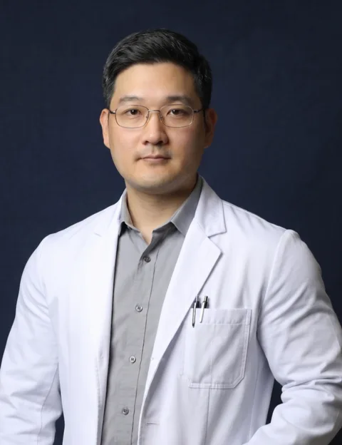 Albert Jeong, 注册针灸师 (R.Ac), Fittopia Health Care 执业人员。